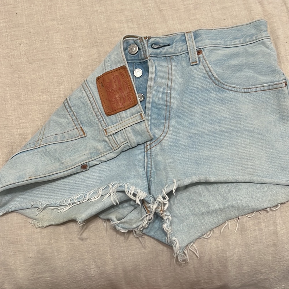 Levi’s shorts size 30